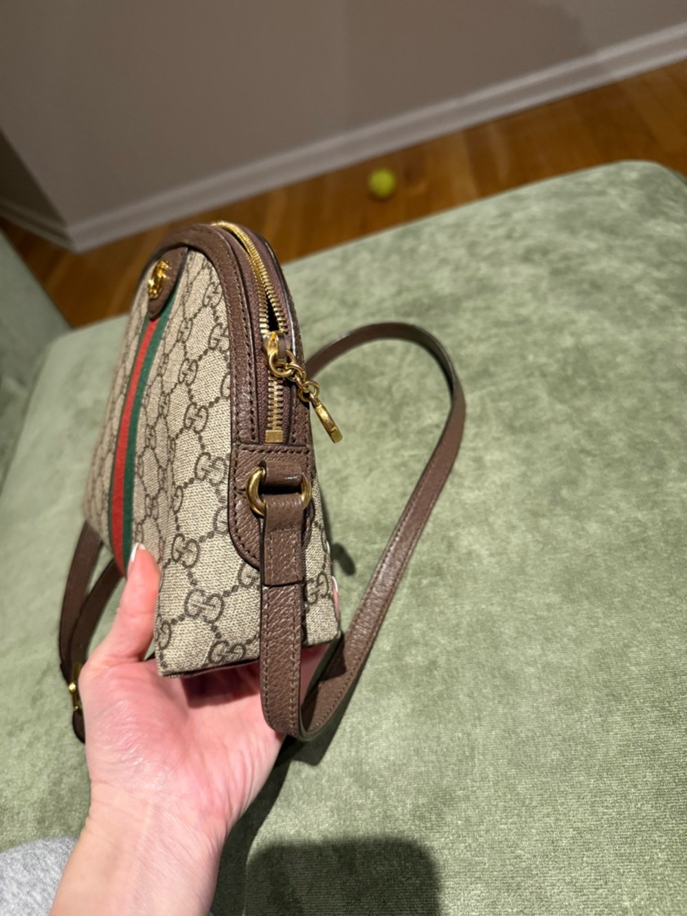 Gucci GG Supreme Crossbody with Green and Red Web Stripe - Picture 5 of 16